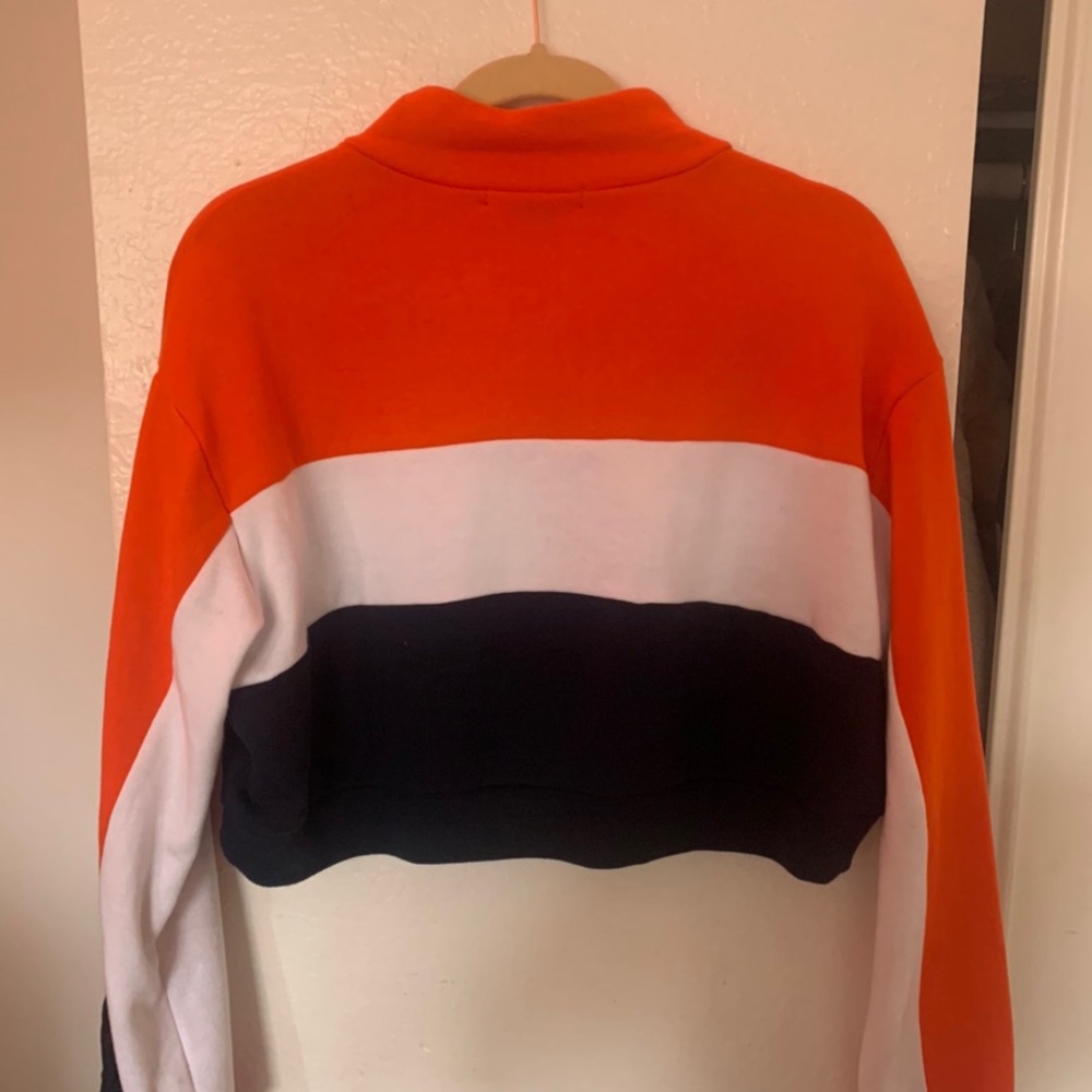 size medium h&m cropped sweater